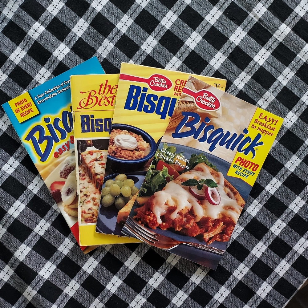 Bisquick Cookbooks Betty Crocker VINTAGE - Lot of 3 plus bonus